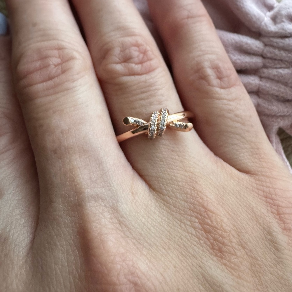 Luxury Rose Gold Knot Ring